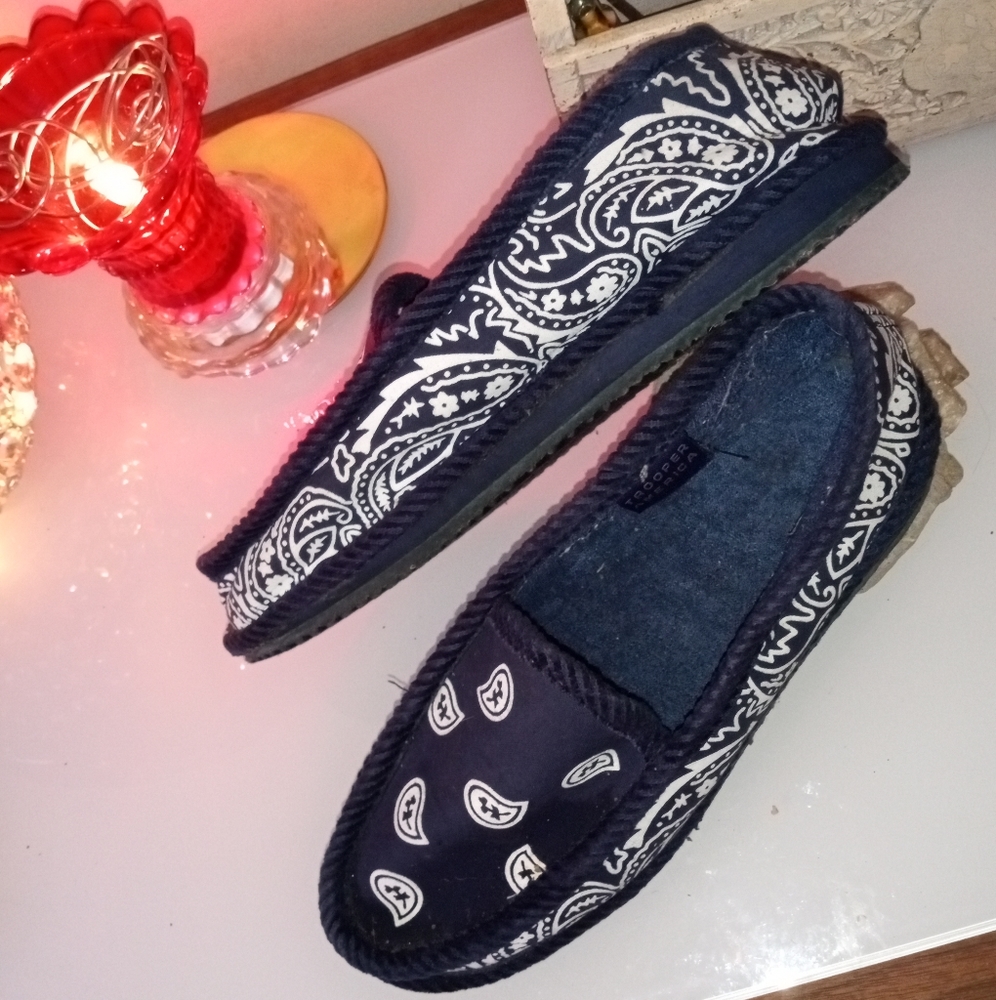 American Trooper house shoes